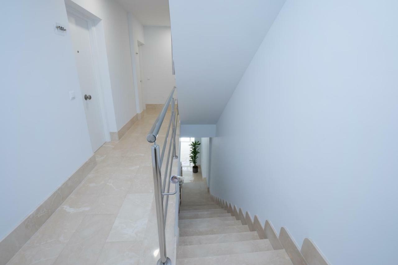 Apartamentos Mombasa 1 Planta Нерха Екстер'єр фото