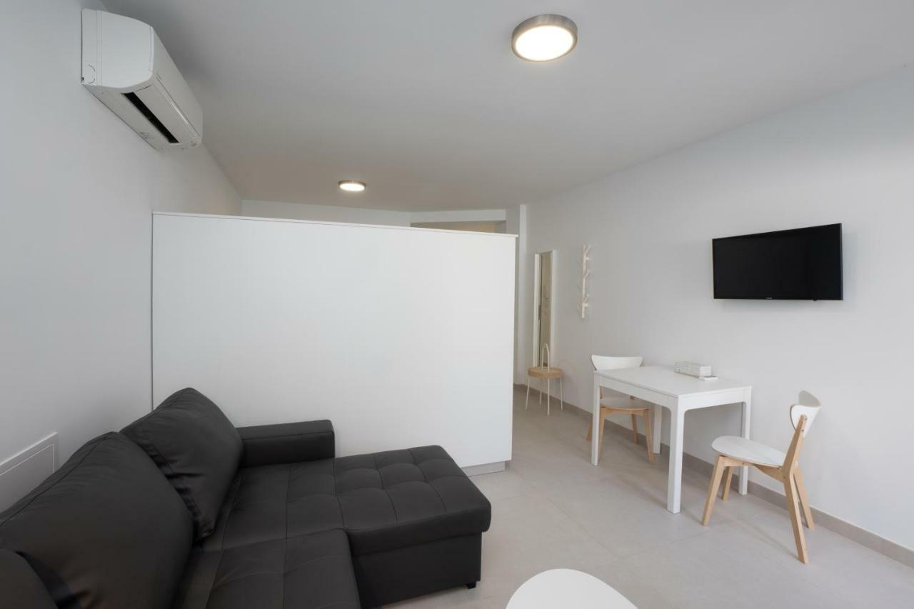 Apartamentos Mombasa 1 Planta Нерха Екстер'єр фото